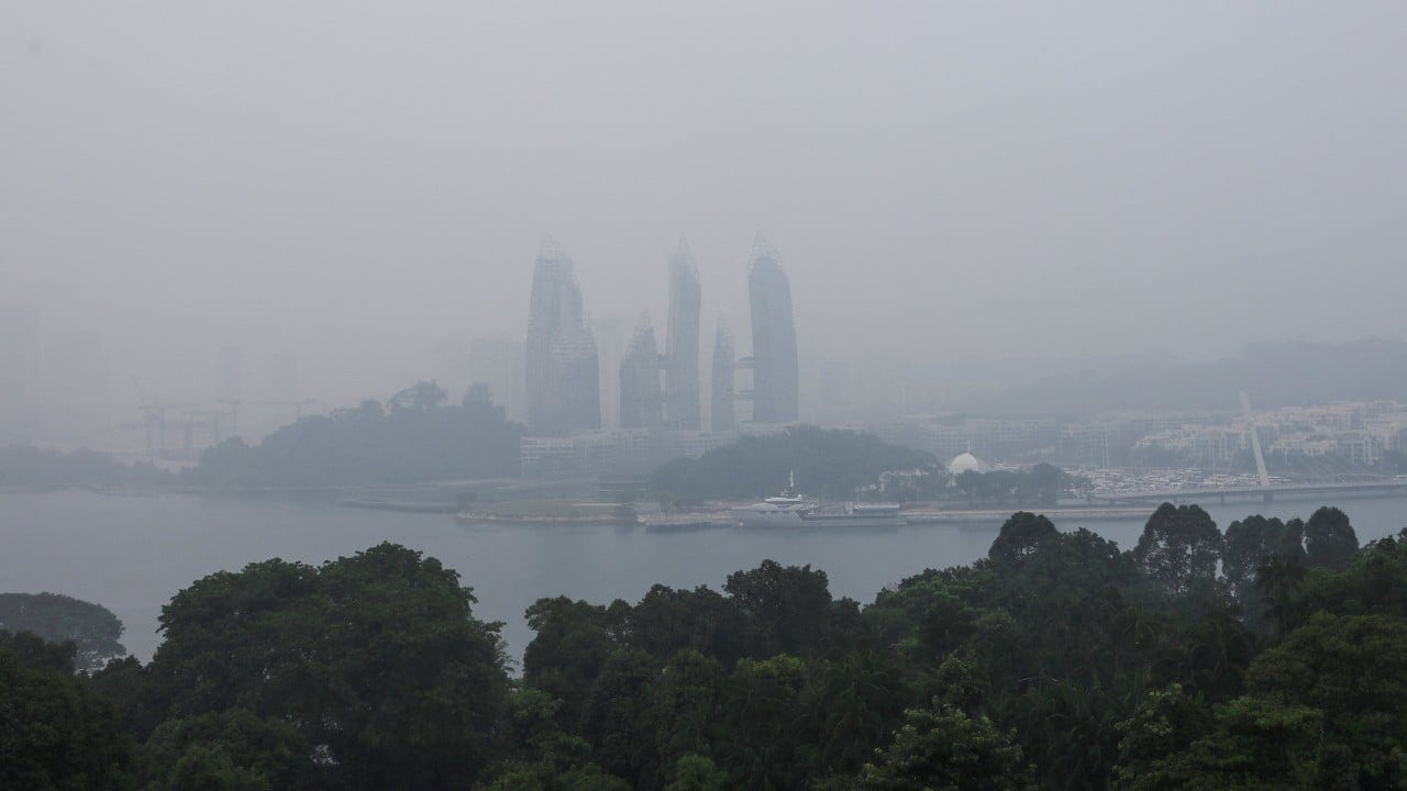 Singapore open to legal action as haze crisis worsens