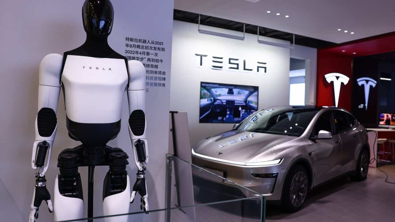 Tesla offers China inventory discounts amid falling sales
