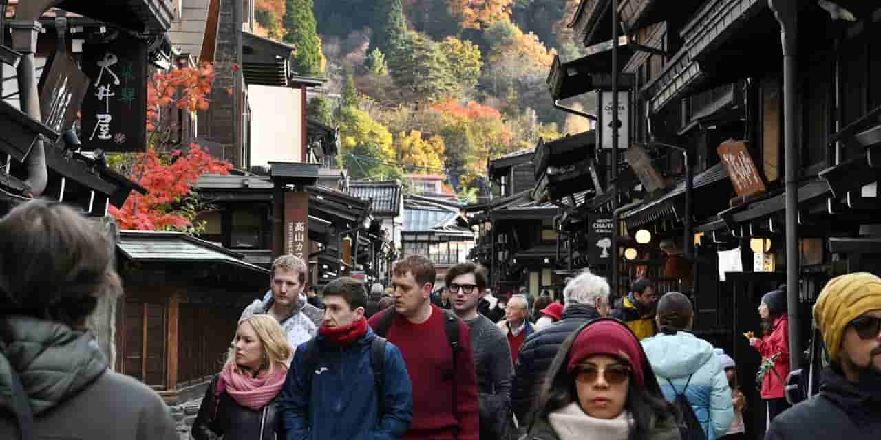Japan's peak travel season shifts to autumn due to heat