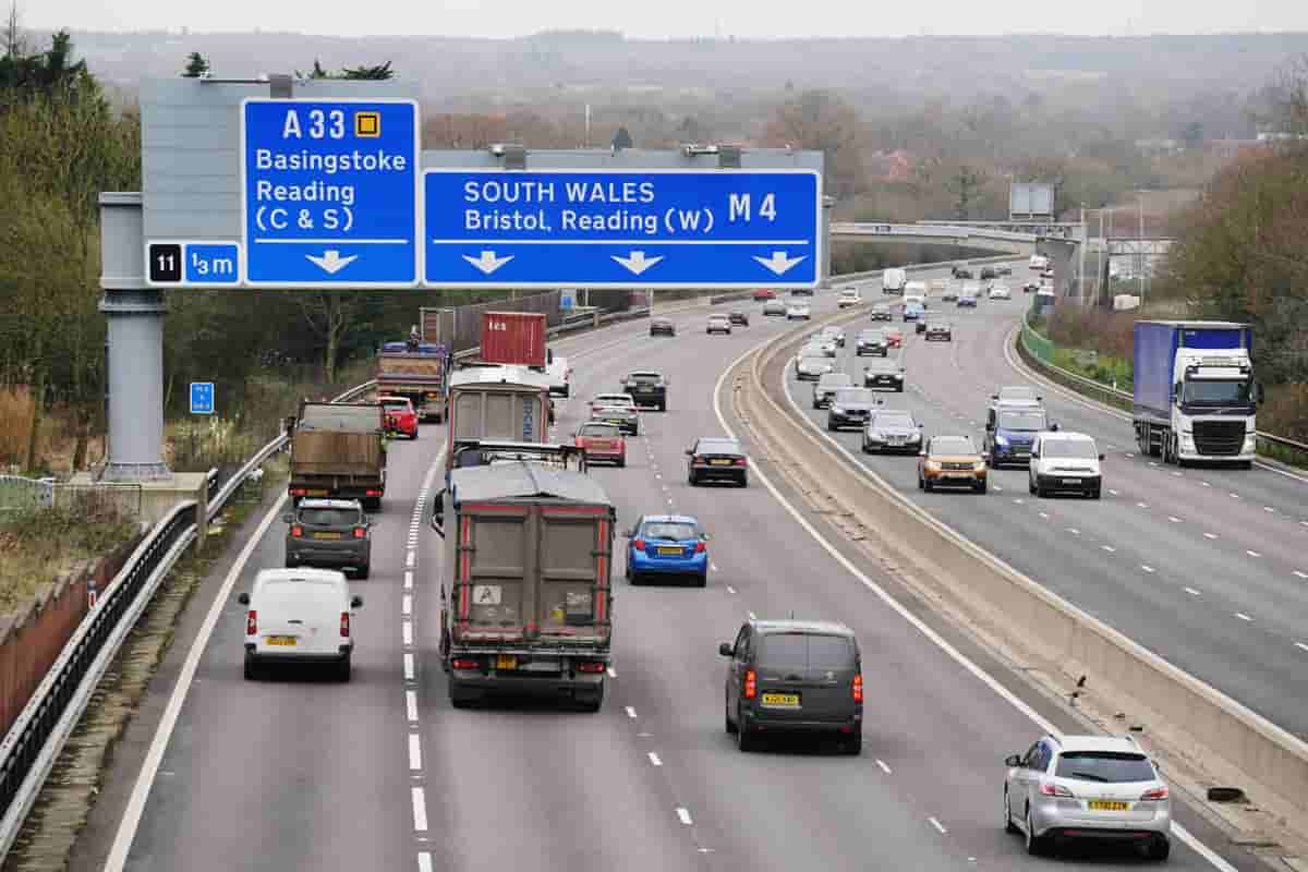 Drivers face over £100k in fines for ignoring smart motorway lane closures