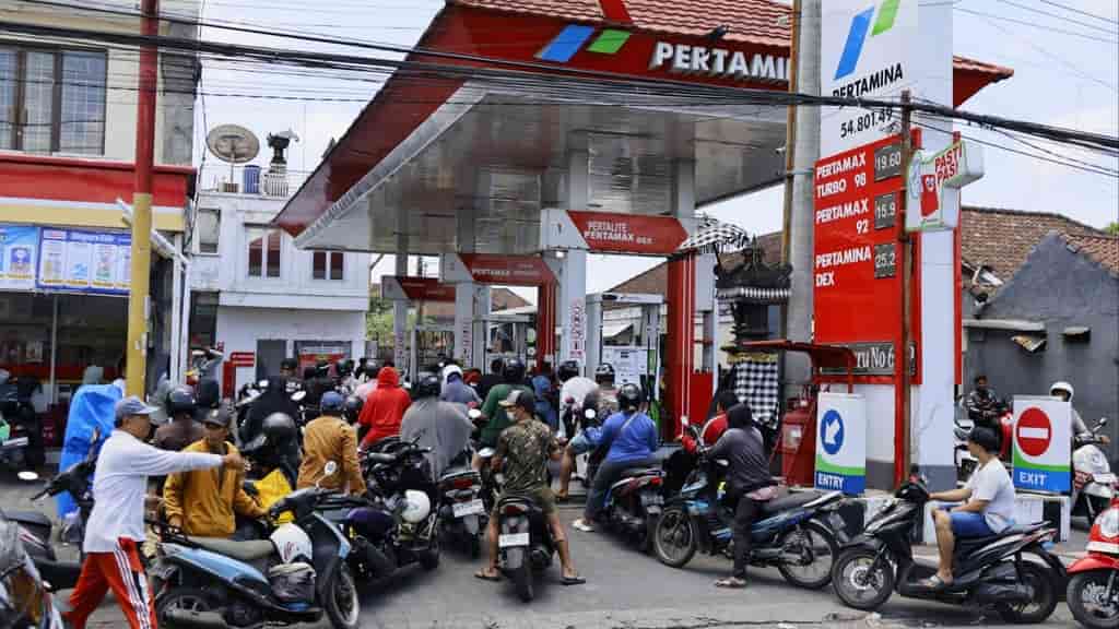 Indonesia defends gas export cuts to Singapore, citing domestic needs