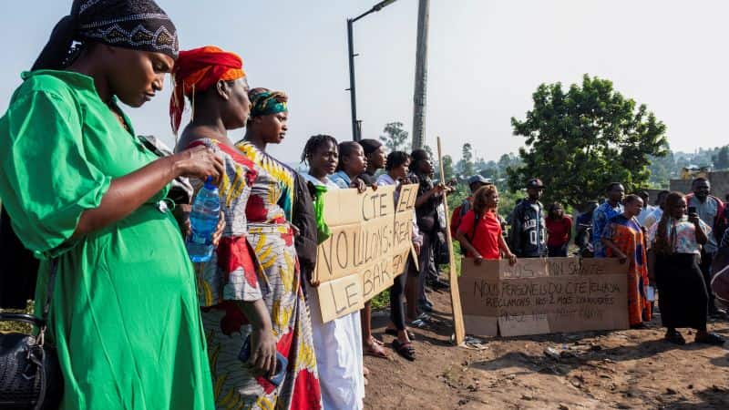Health workers protest unpaid wages at Congo Ebola outbreak epicenter