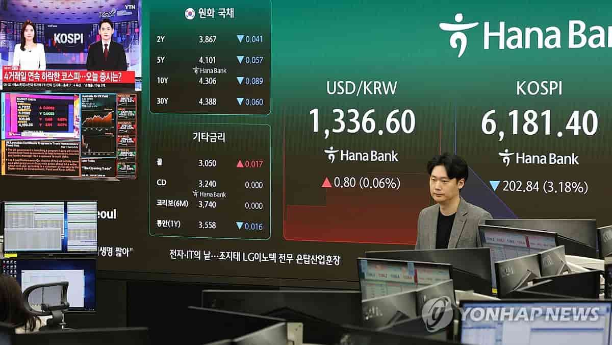 South Korean won falls against U.S. dollar on foreign outflows