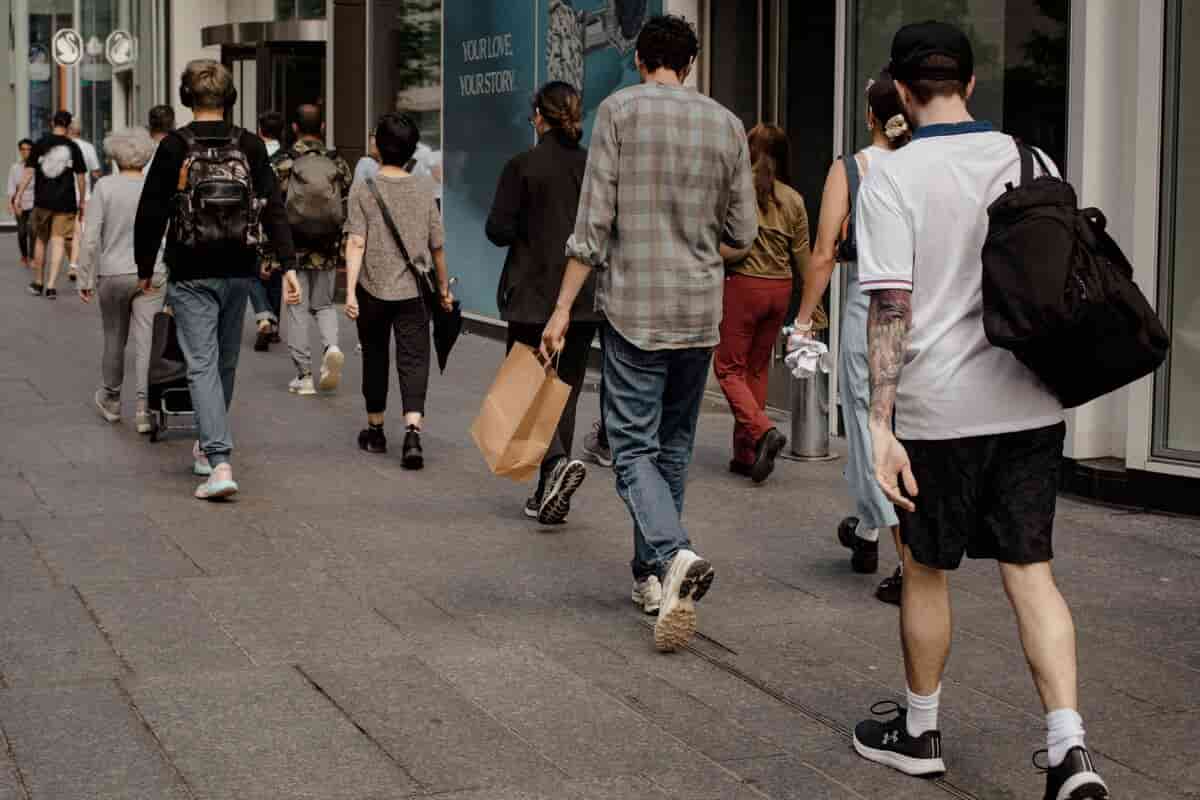 Canada Retail Sales Rise 0.4% in June, Driven by Autos
