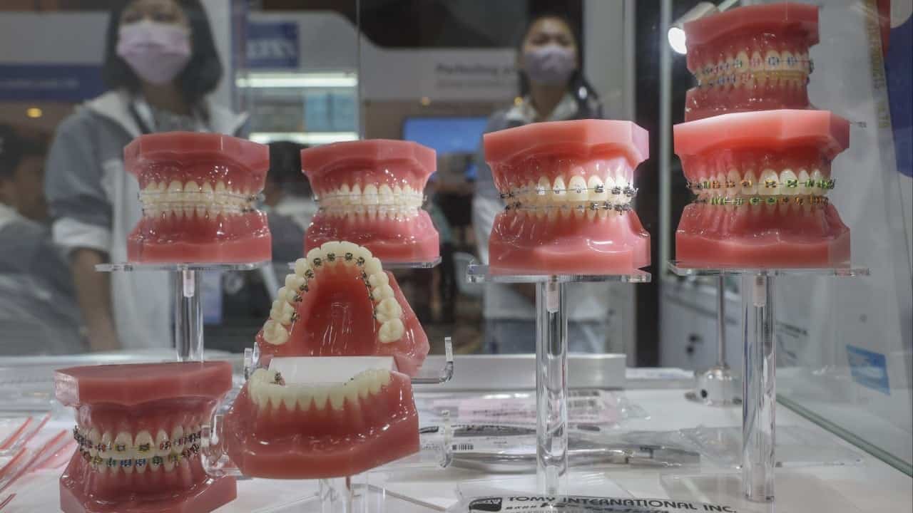 Hong Kong authorities scrutinize mainland Chinese dental clinics