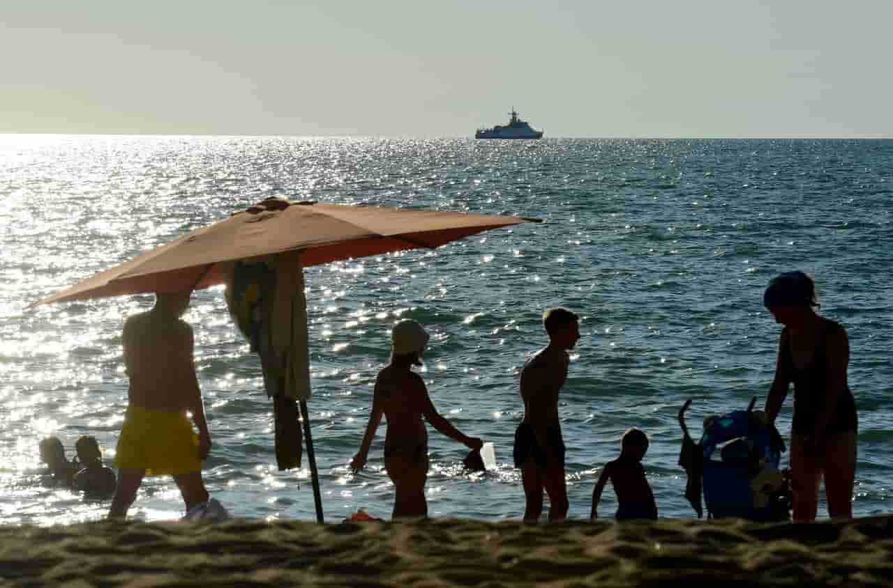 Crimea tourist season falters amid Ukrainian strikes, power outages