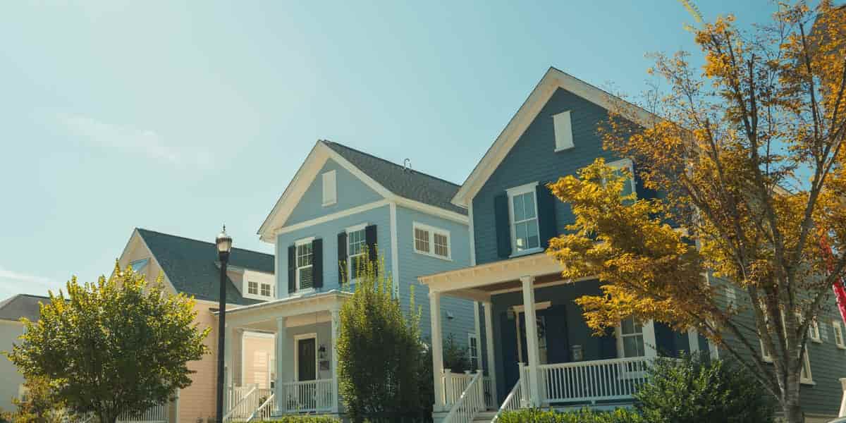 Economist David Rosenberg flags falling home sales as a 'cracking' price sign