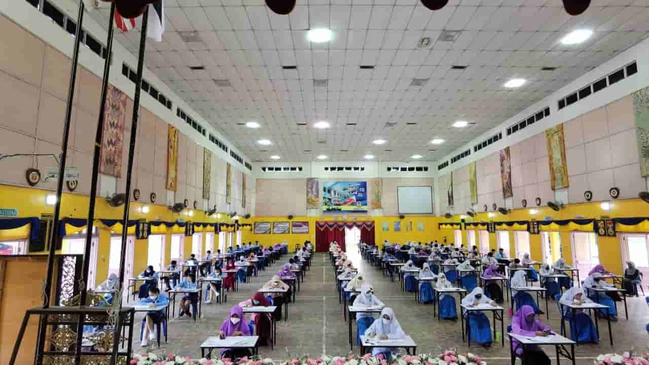Malaysia urges review of boarding school discipline after student death