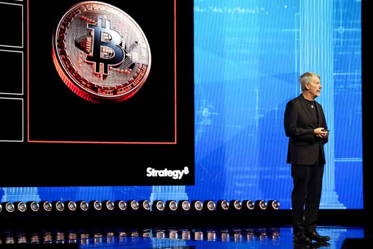 Michael Saylor's Bitcoin Funding Model Faces Scrutiny Amid Market Selloff