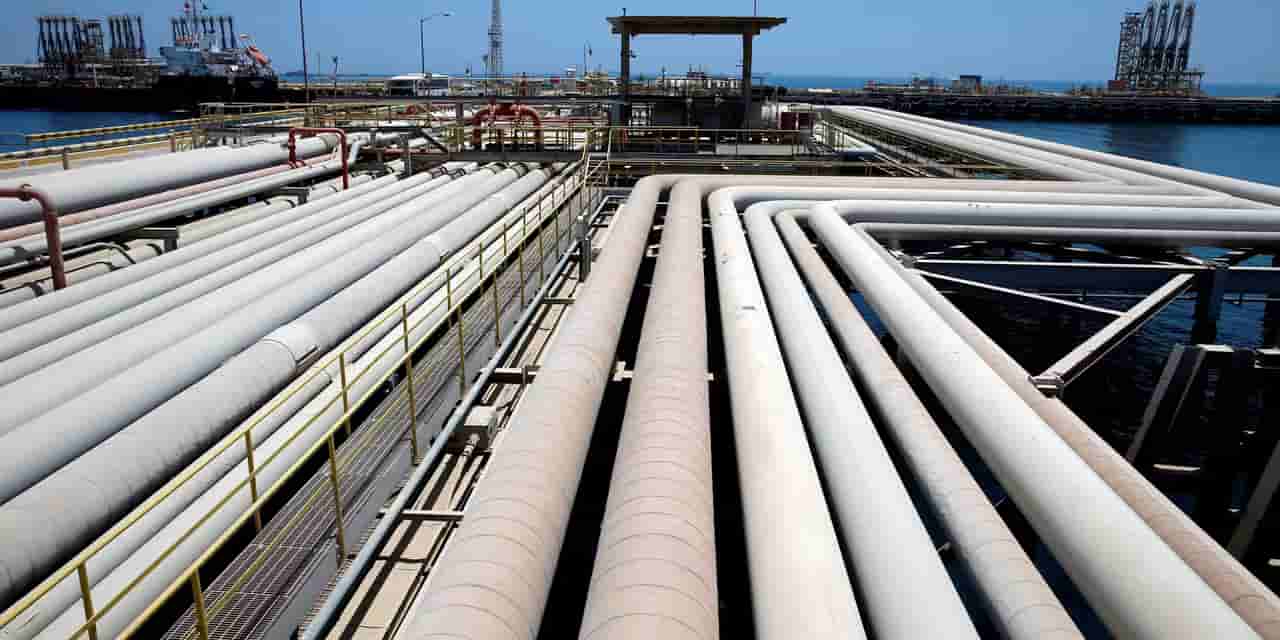 Oil prices surge over 4% after Houthi attacks widen shipping disruption