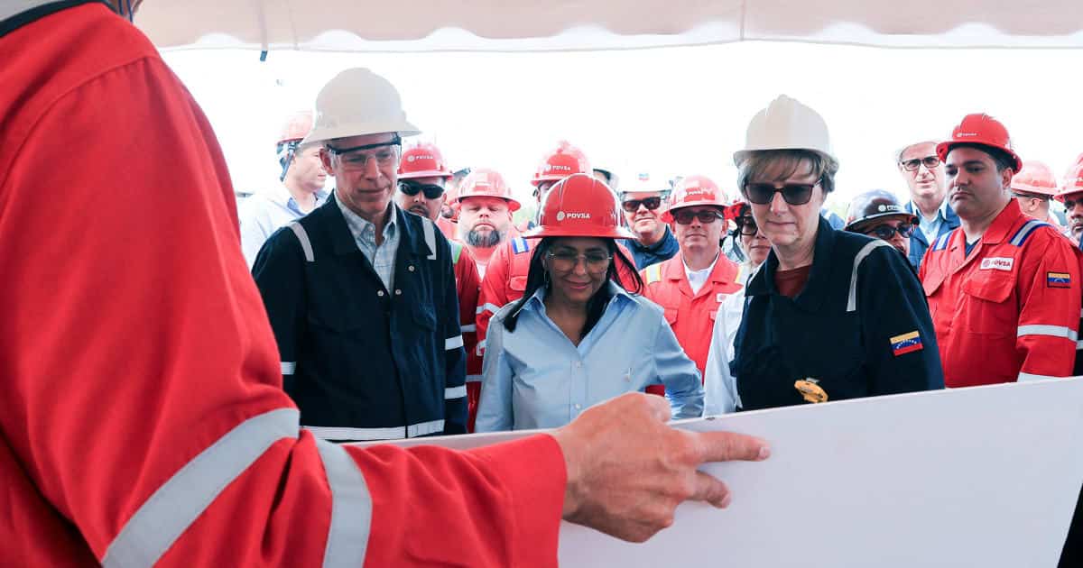 Trump Administration Controls Venezuelan Oil Revenue Amid Transparency Concerns
