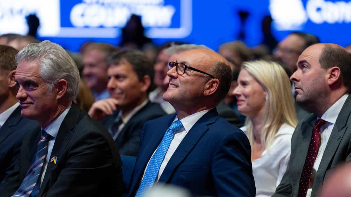 Tory ministers propose 'Get to Work' scheme for young jobseekers