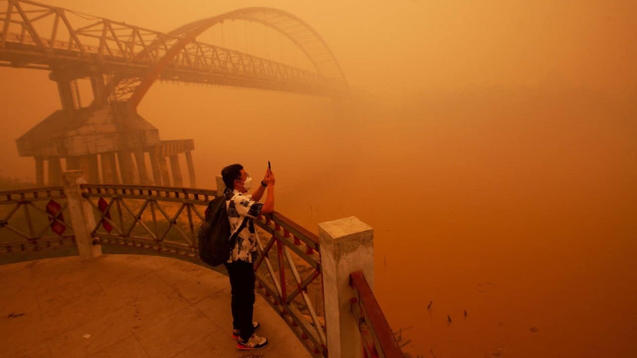 Indonesians urge Singapore, Malaysia to sue Jakarta over regional haze