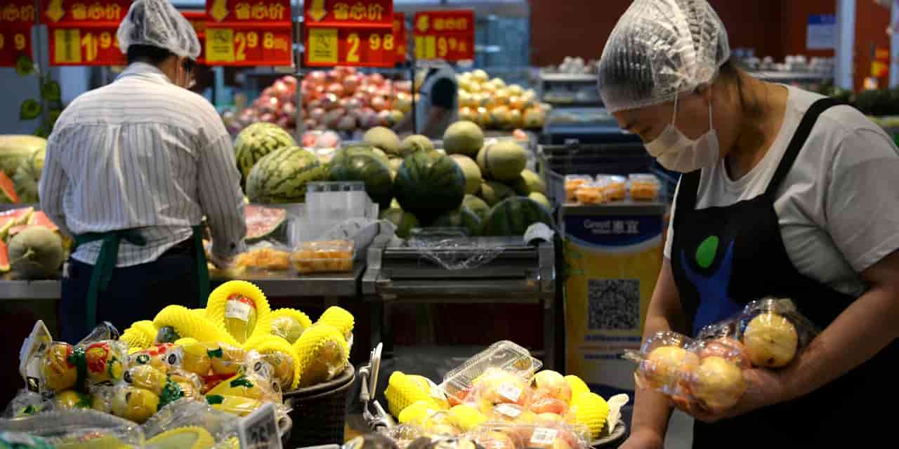 Chinese Supermarkets Expand Private-Label Brands Amidst Market Challenges