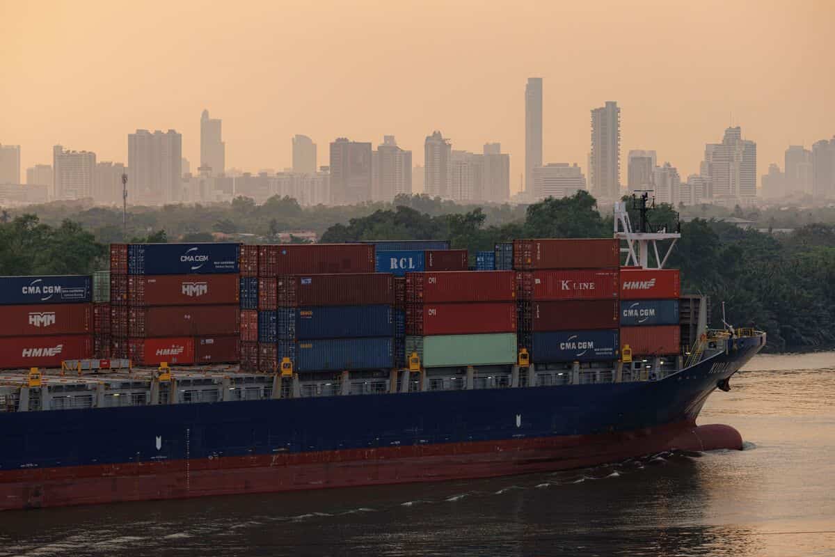 Chubb CEO: Strait of Hormuz transit to rise gradually amid security risks