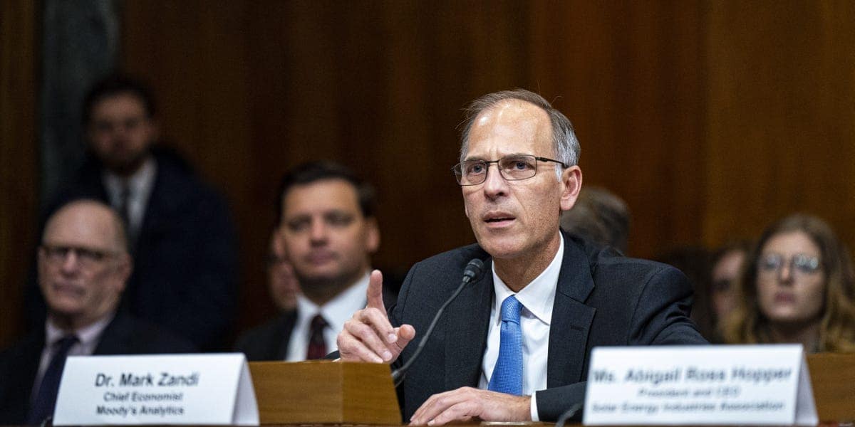 Economist warns Fed risks 'serious' mistake as consumer pressure mounts