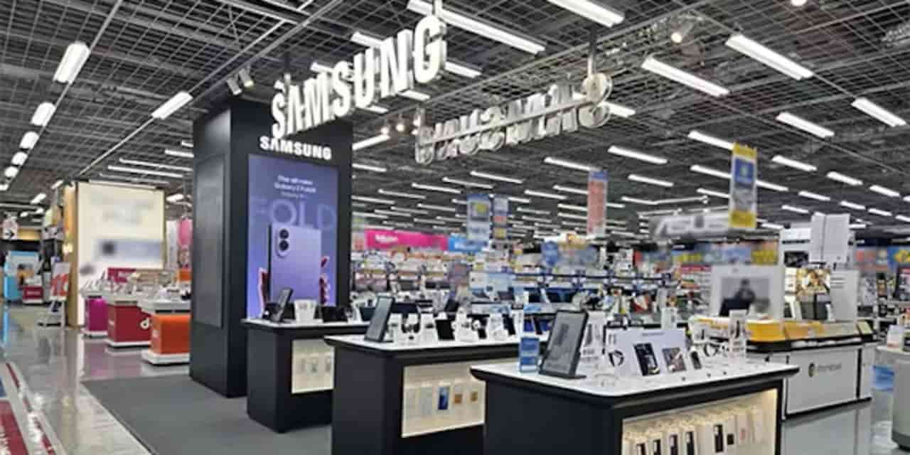 Samsung ramps up in-person foldable phone demos in Japan amid fierce competition