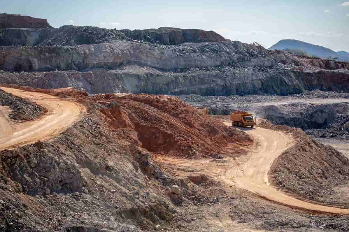 Chinese Firms Help Zimbabwe Secure $300 Million for Lithium Mine