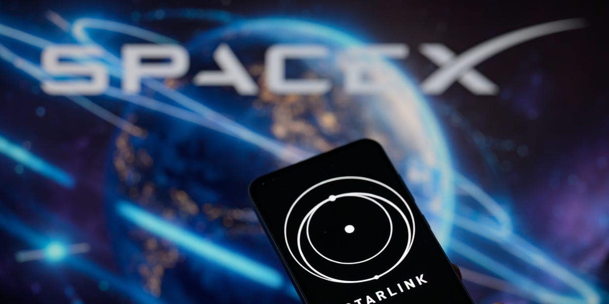 SpaceX spectrum deal rattles telecom stocks, analysts see new mobile competitor