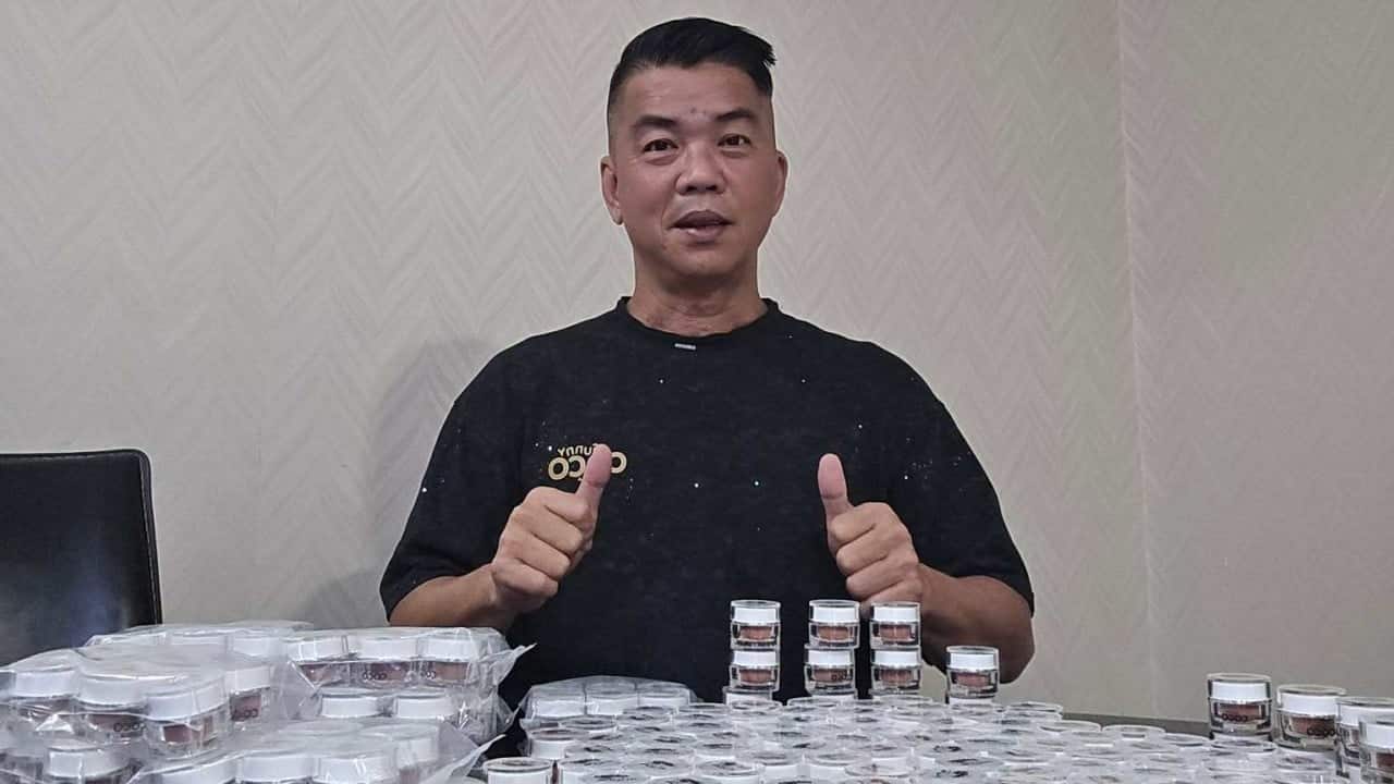 Ex-detainee repays Malaysia's Najib for second chance 14 years later