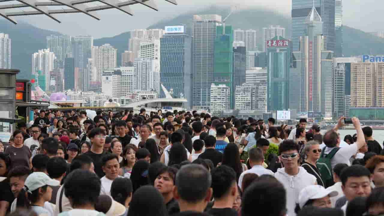 Hong Kong arrivals in first 2 days of holiday surpass 2018 total
