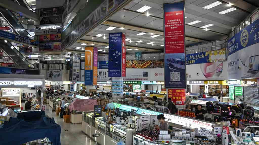 China's Memory Chip Shortage Fuels Consumer Price Hikes
