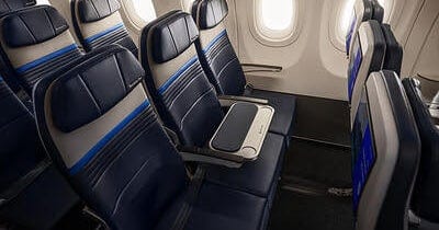 United Airlines to Offer Empty Middle Seat as Premium Upgrade