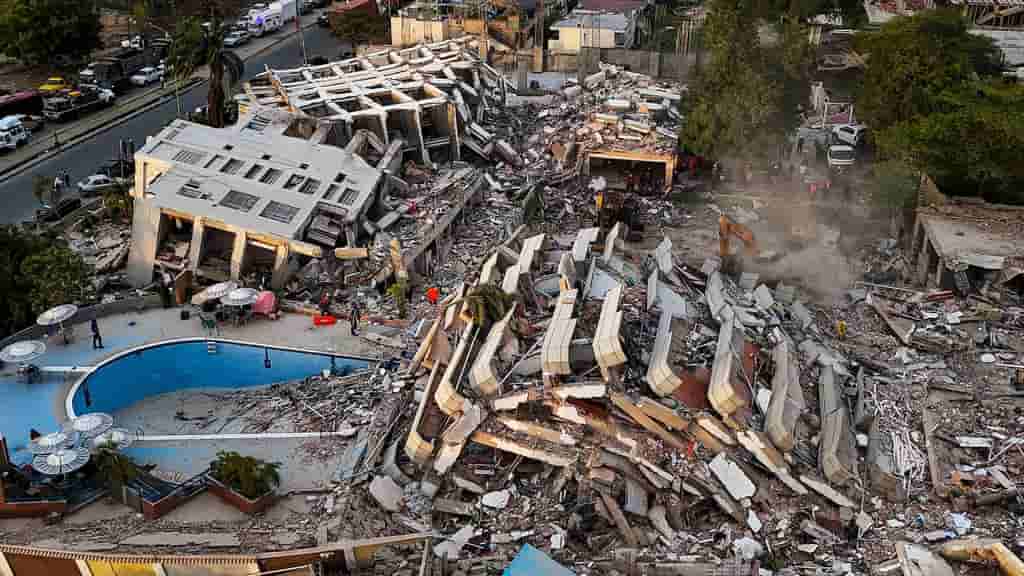 Venezuela earthquake death toll climbs to 4,490