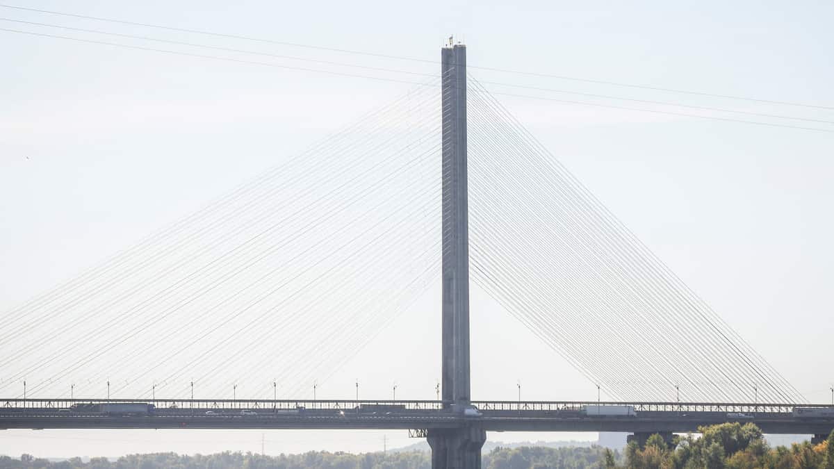 Russian airstrikes hit Kyiv bridges, disrupt transport