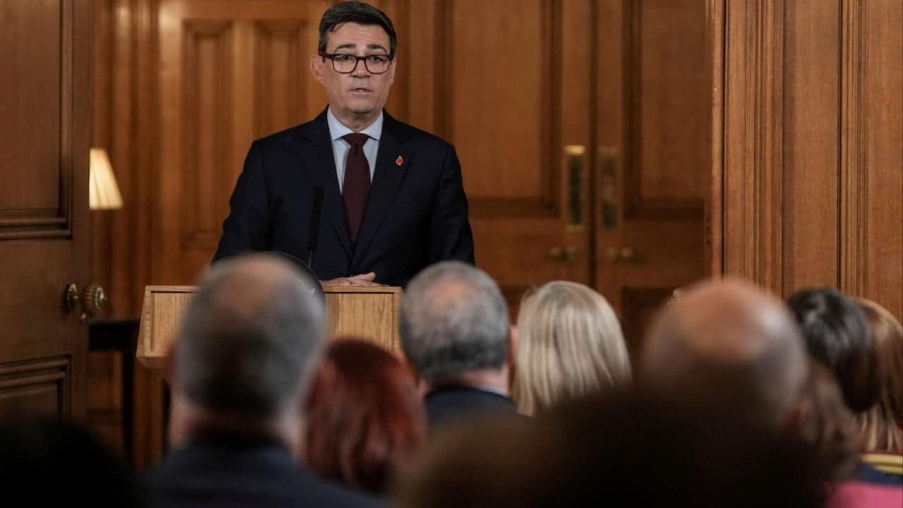 Burnham rules out EU free movement without UK referendum