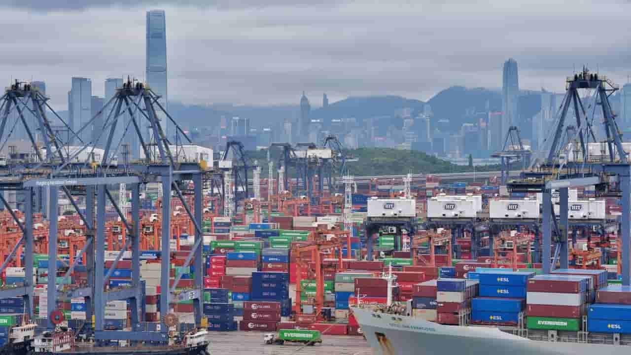 Hong Kong Economy Grows 4.3% on Strong External Trade and Domestic Demand