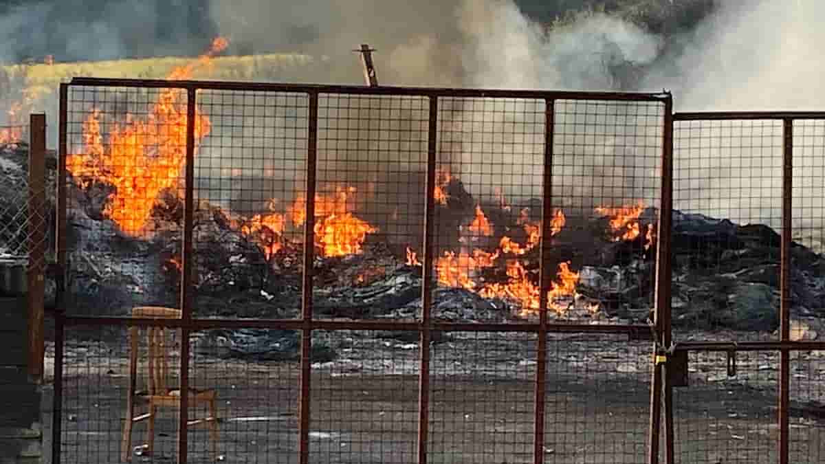 Loyalist bonfire with mosque replica lit before police removal