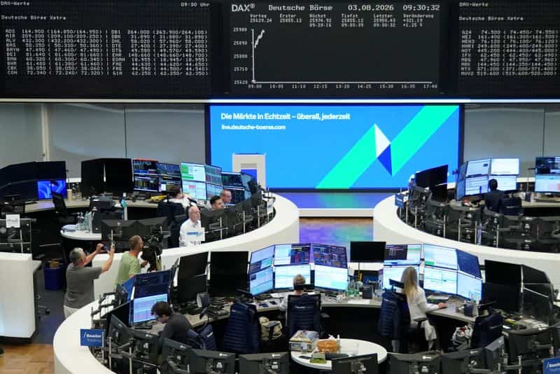 European shares extend run of record highs on earnings, US-Iran optimism