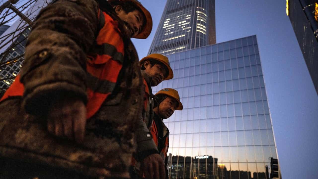 China's Hukou System Reforms Face Local Government Resistance