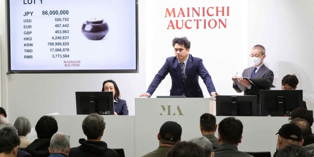 Chinese buyer pays record $5 million for Japanese tea bowl