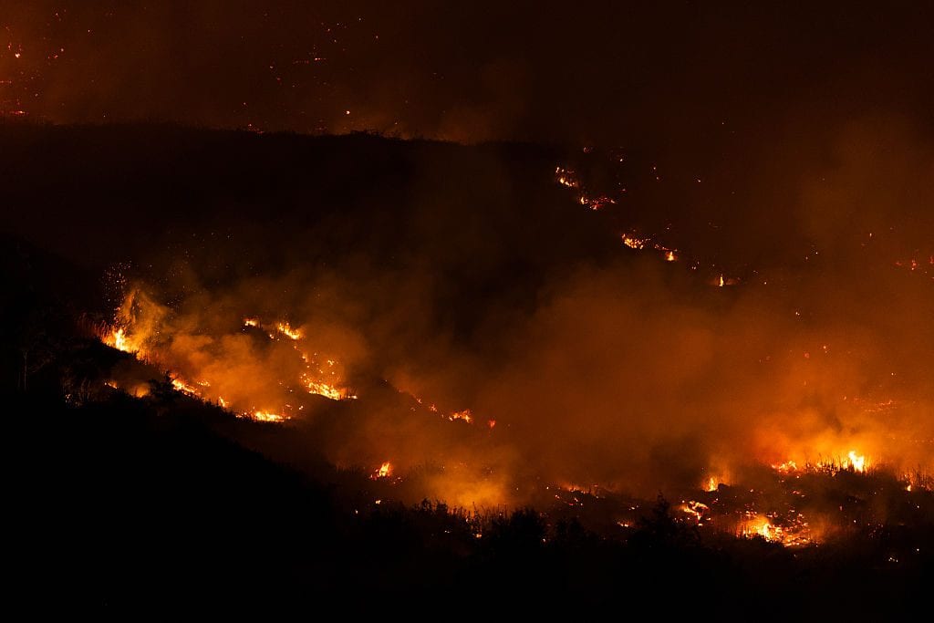 UK Wildfire Threat Escalates Amid Record Heatwave