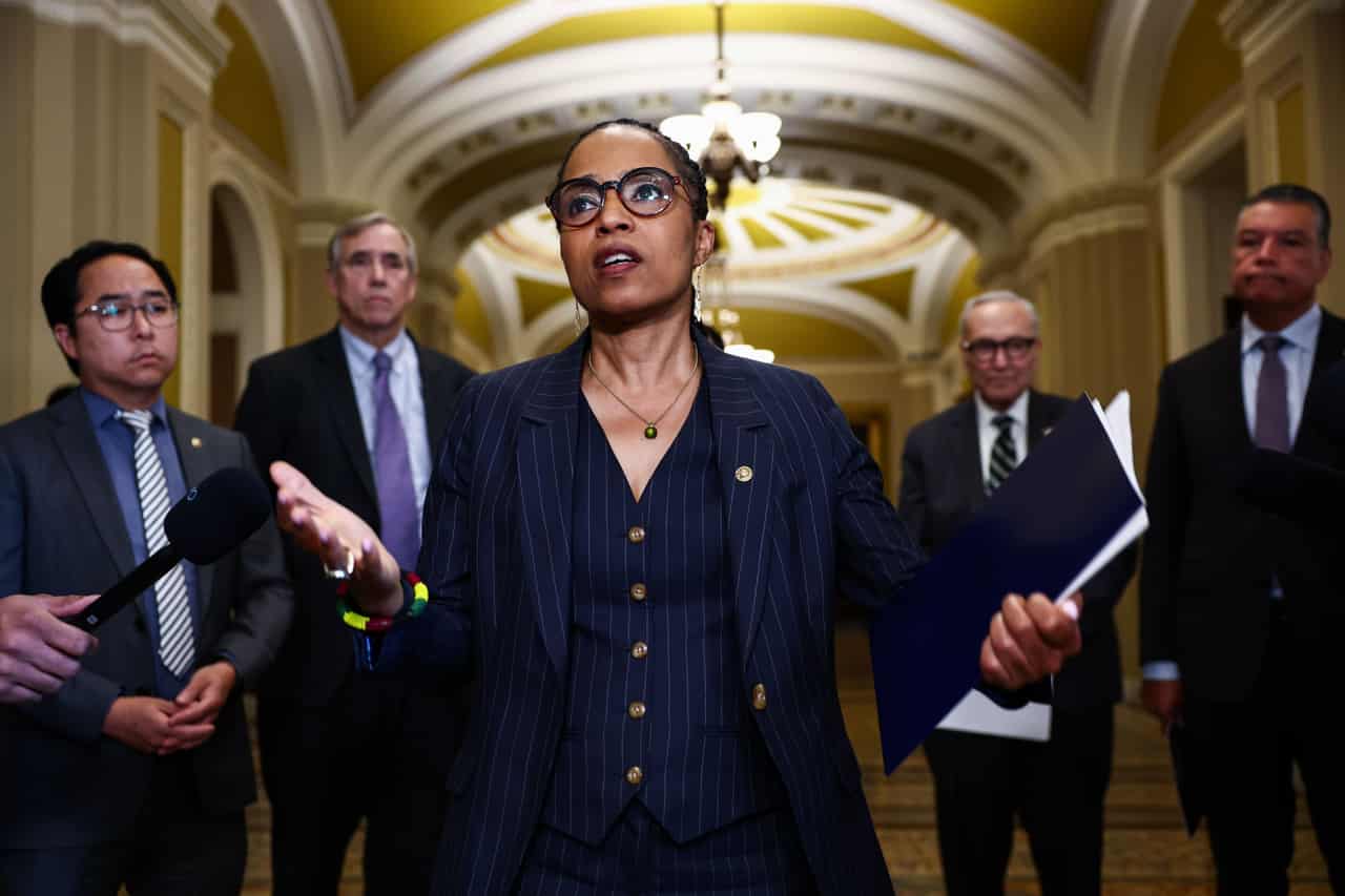 Senate Democrats Oppose CLARITY Act Draft, Citing Ethics and Consumer Protection Gaps