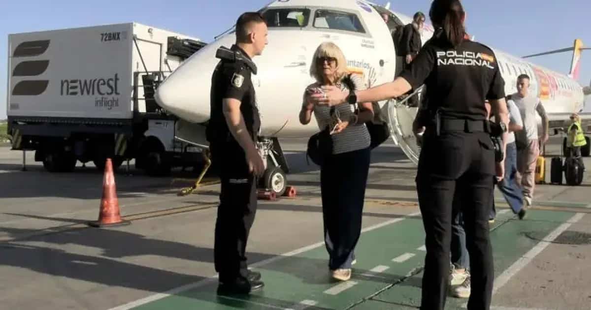 Italy and Spain extend border controls amid migrant surge