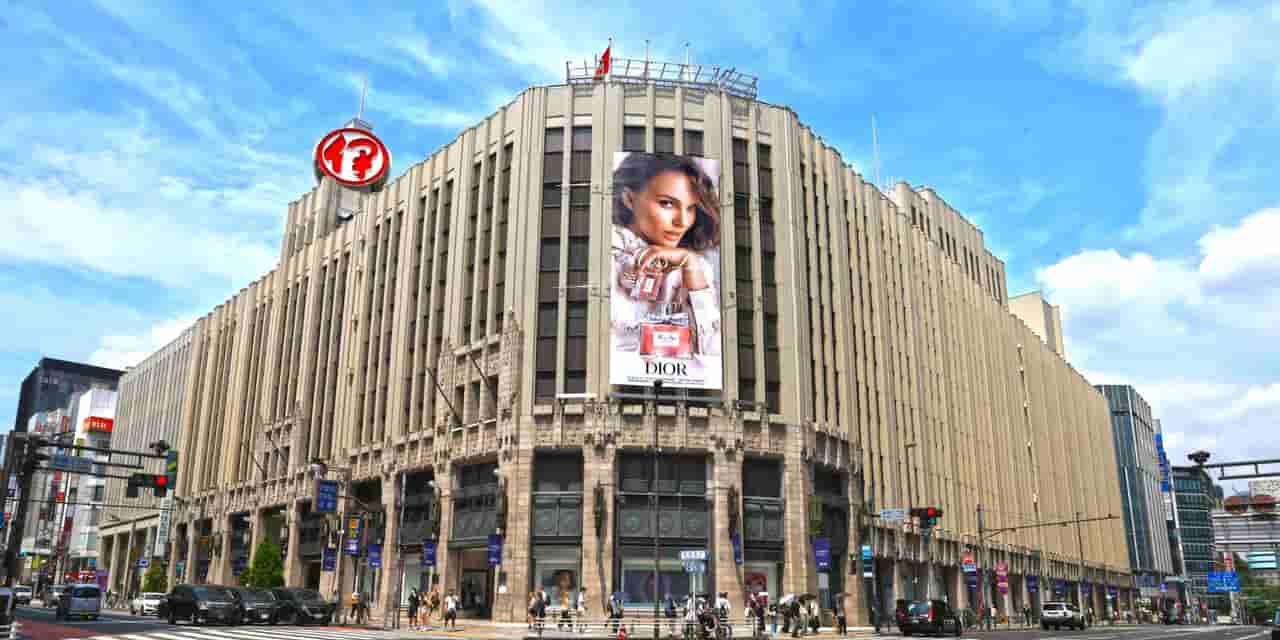 Nearly 40% of Japan department stores expect tourist spending to rise