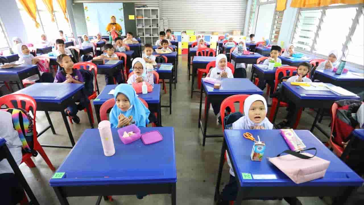 Malaysia integrates AI into curriculum, aims to foster critical thinking
