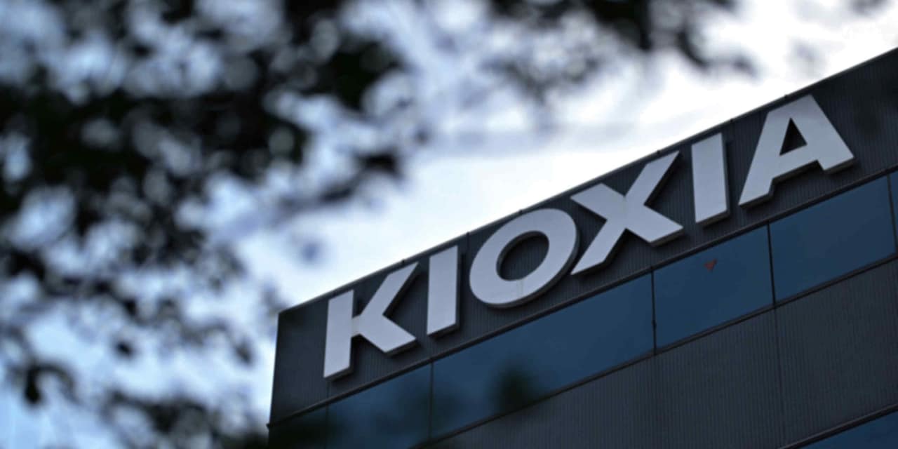 Kioxia shares tumble, retail investors face margin calls