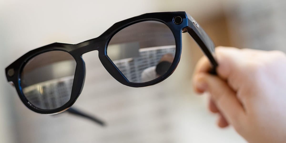 Meta updates smart glasses privacy amid venue bans and misuse concerns