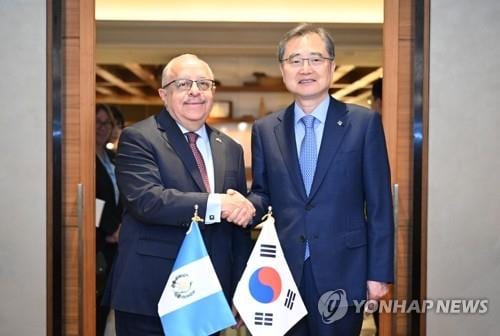 South Korea, Guatemala Discuss FTA, Development Cooperation