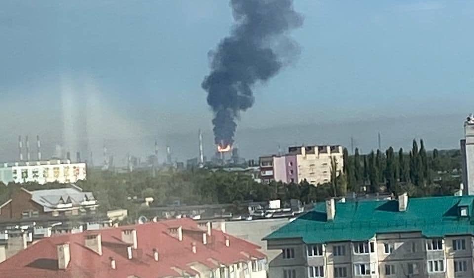 Ukraine Strikes Russian Oil Refinery 1,300 km From Border