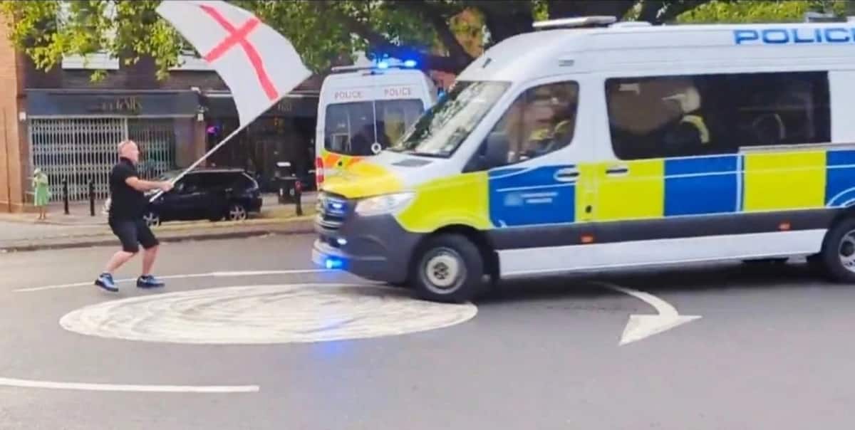 UK police hunt suspects after anti-migrant protest violence