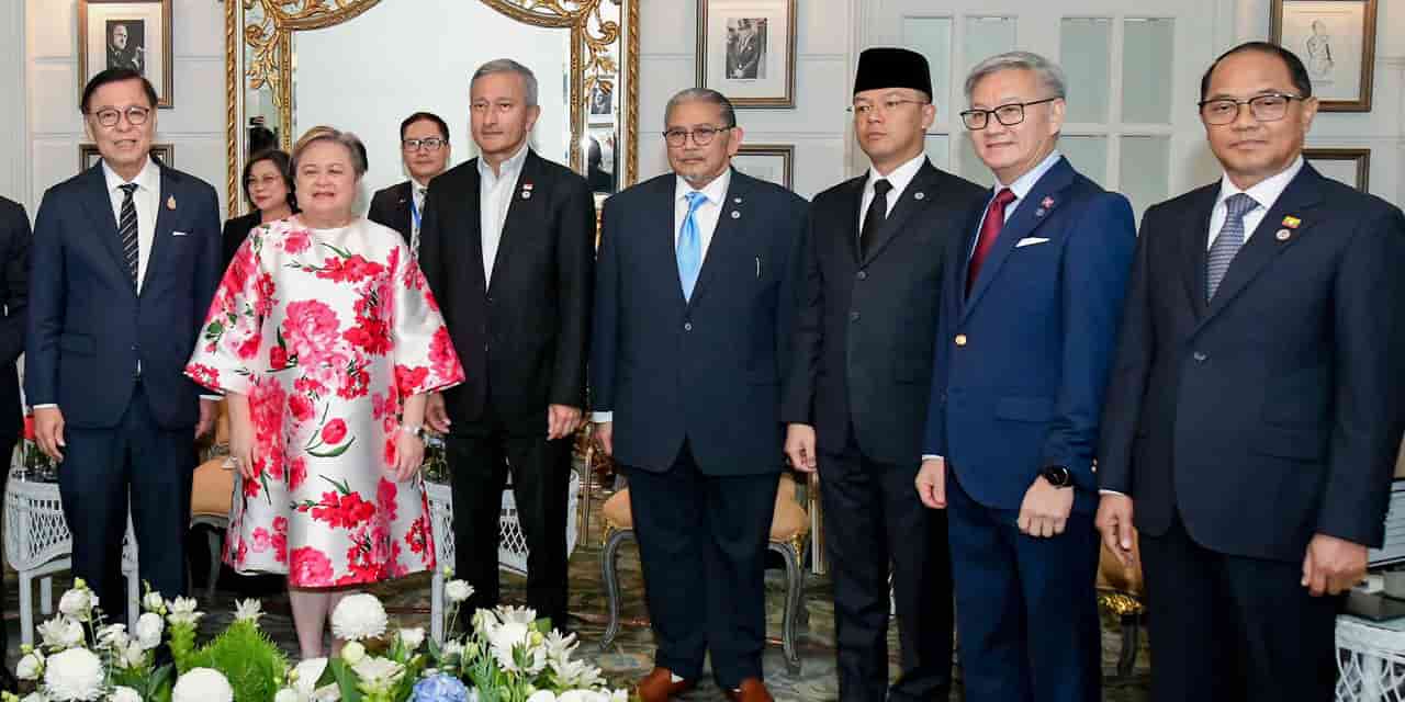 ASEAN offers Myanmar diplomatic olive branch but no concessions