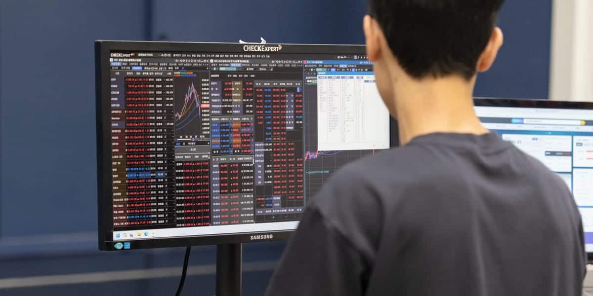 Kospi Selloff, AI Fund Collapse Highlight Leverage Risks