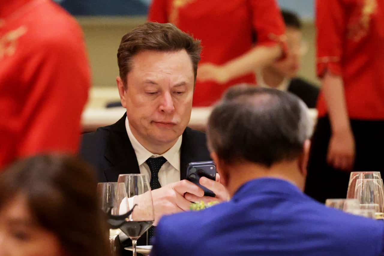 Musk opposes Ukraine using Starlink for strikes on Russia, sources say