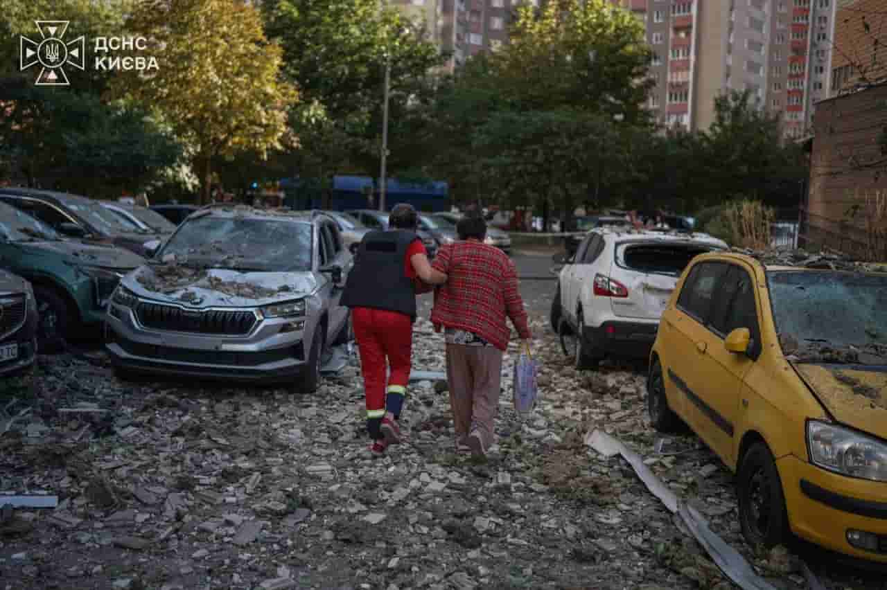 Russia resumes drone attacks on Kyiv, injuring 9 and damaging buildings