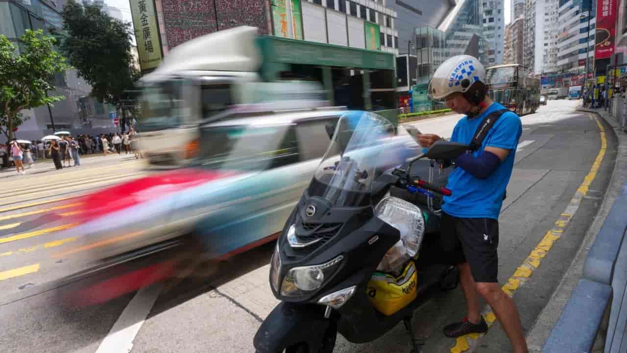 Hong Kong delivery drivers protest proposed injury payouts